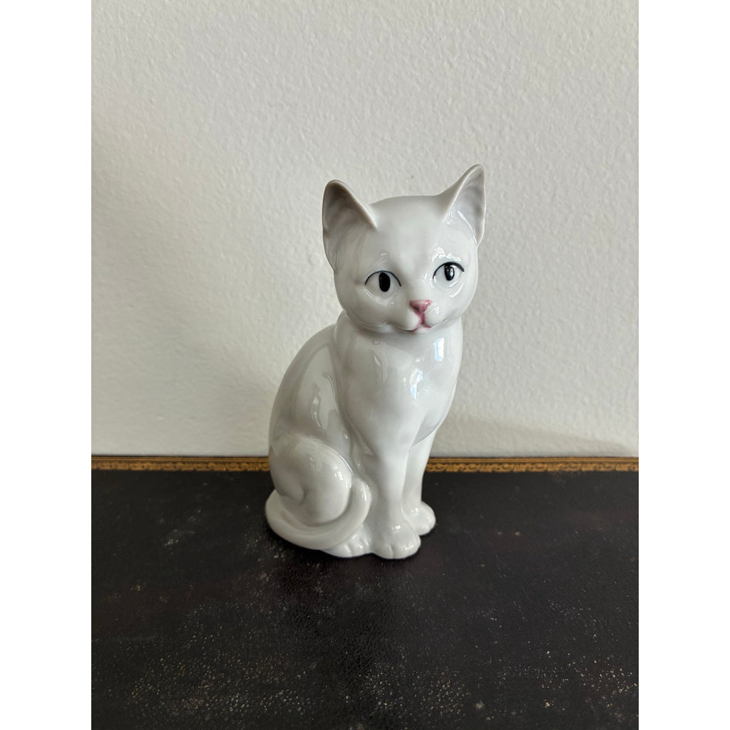 Vintage Otagiri Japan white ceramic sitting cat figurine
