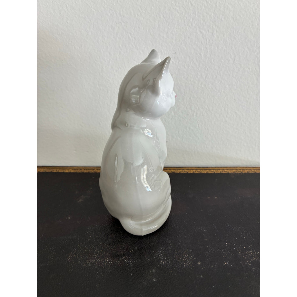 Vintage Otagiri Japan white ceramic sitting cat figurine