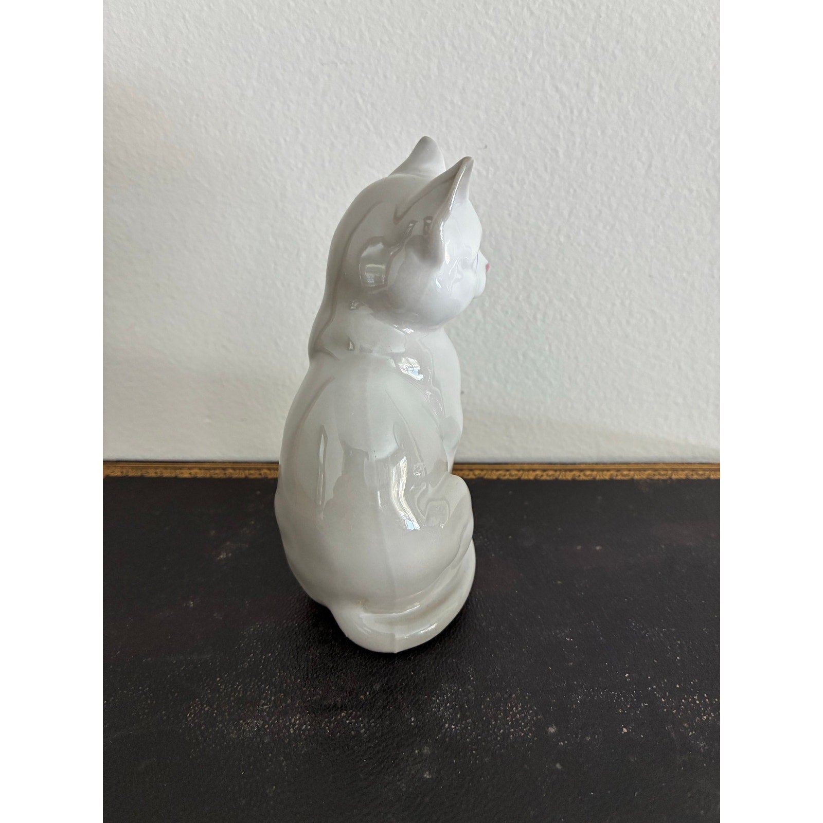 Vintage Otagiri Japan white ceramic sitting cat figurine
