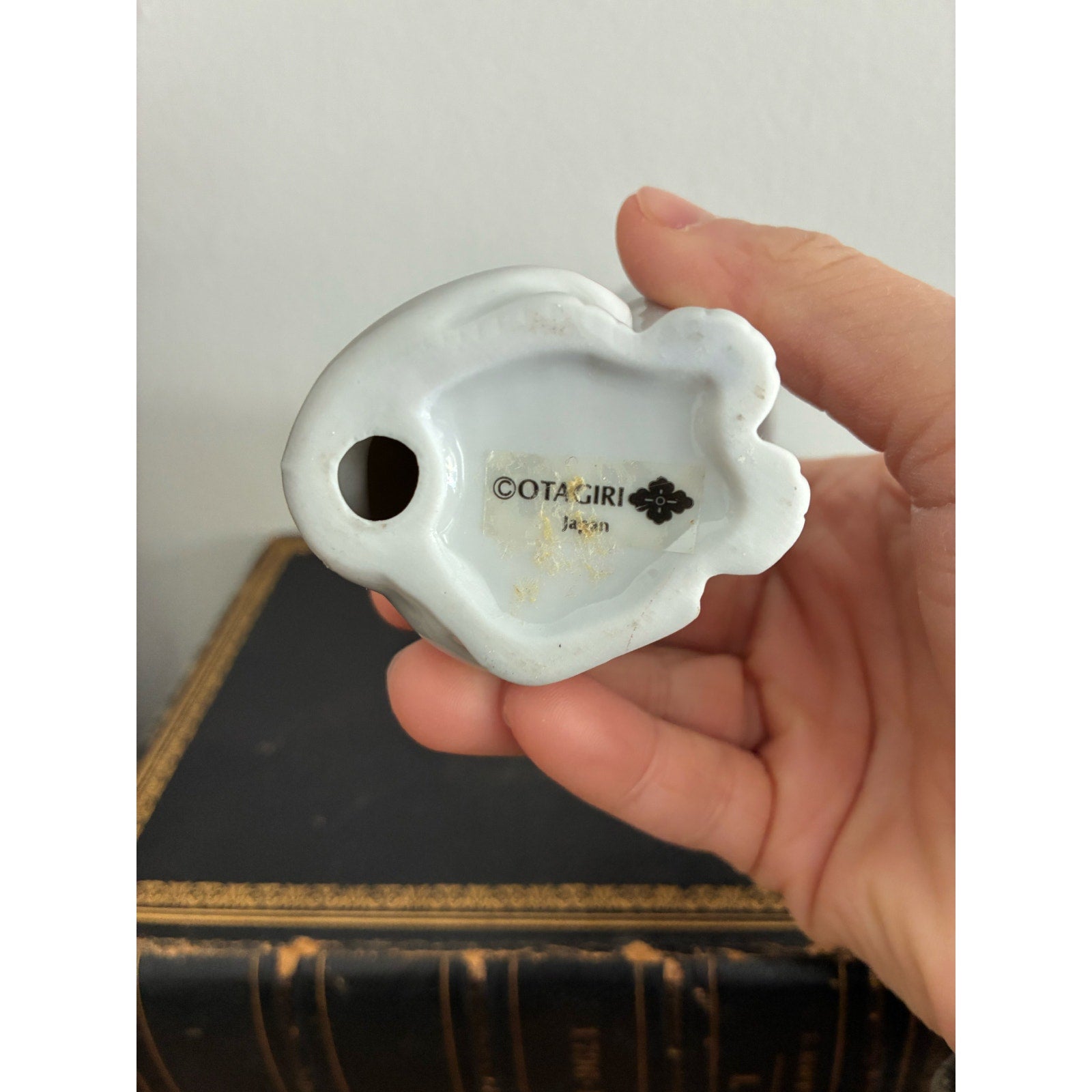 Vintage Otagiri Japan white ceramic sitting cat figurine